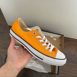 Yellow/Orange Converse - Women 8 | Men 6